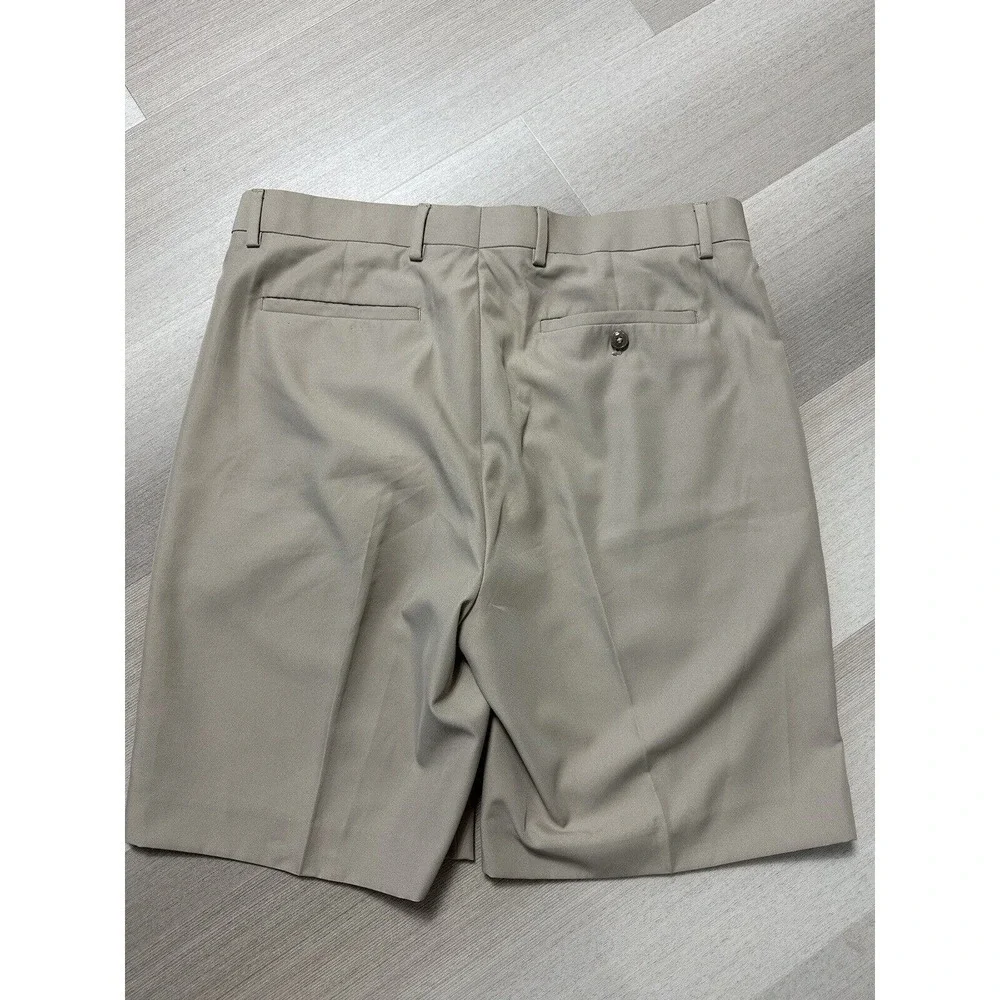 Louis Raphael Beige Golf Shorts Men's Size 34‎ Pleated Polyester NWOT